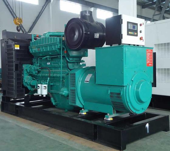 君東動(dòng)力300kw康明斯發(fā)電機(jī)組 高效穩(wěn)定，無(wú)刷發(fā)電技術(shù)領(lǐng)先